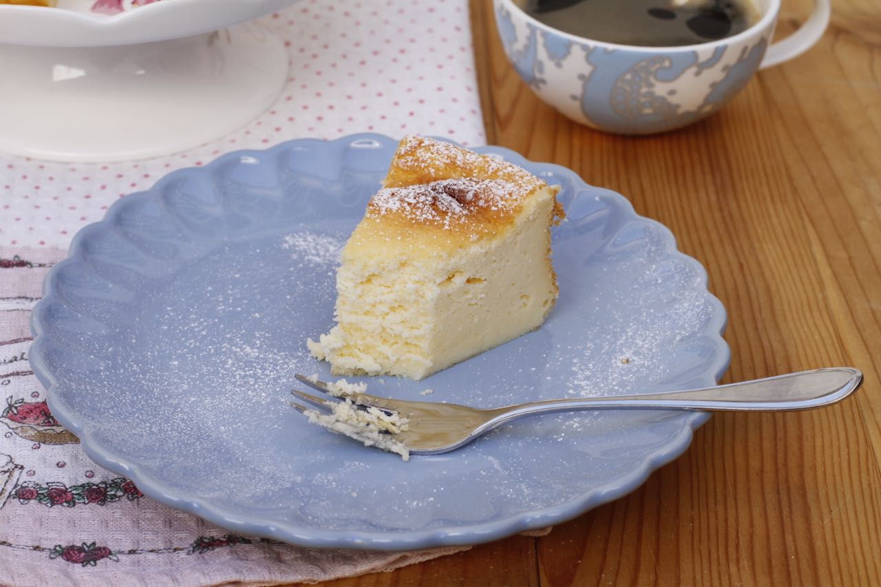 Una tarta de queso superjugosa y esponjosa.