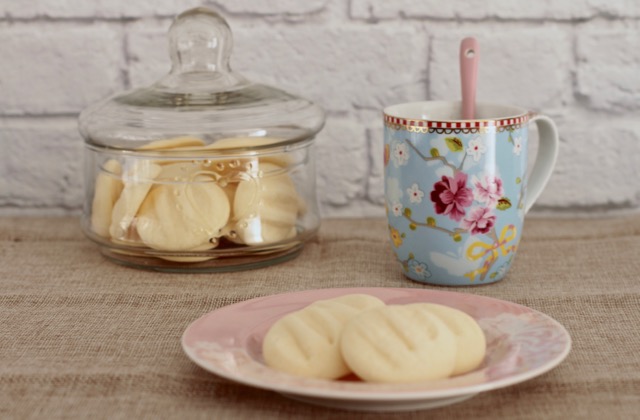 GALLETAS DE MAIZENA Y LECHE CONDENSADA